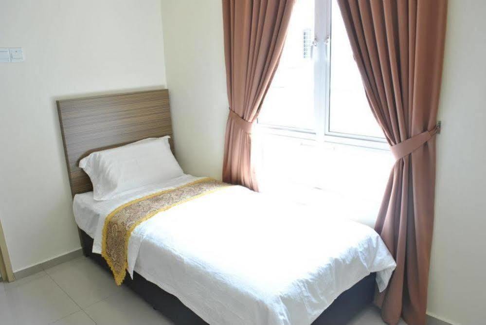 Hotel 18 Carat Malacca エクステリア 写真